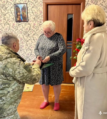 На Волині мамі Героя Сергія Артюхова вручили посмертний орден сина