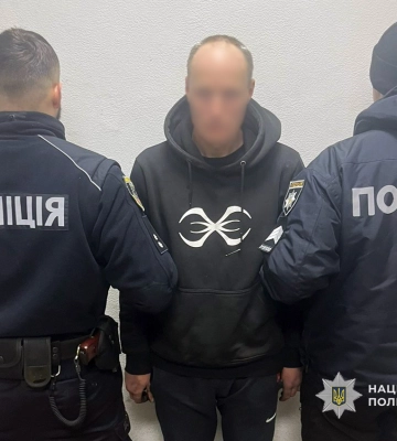 На Чернігівщині оголошено підозру злодію, який зухвало обікрав автівку пенсіонерки