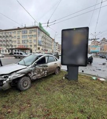 У центрі Полтави сталася ДТП через проїзд на червоне світло