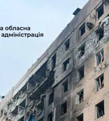Россия нанесла удар по жилому многоэтажному дому в Запорожье — видео