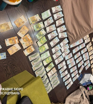 Допомагав військовозобов’язаним з Харкова незаконно виїжджати до країн Європи: затримано колишнього правоохоронця