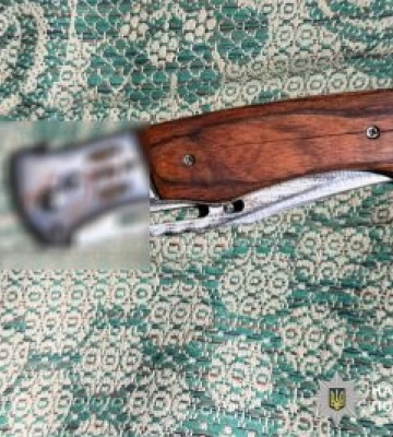 Завдав ударів ножем у груди: у Миколаївському районі поліцейські затримали підозрюваного у замаху на вбивство знайомого