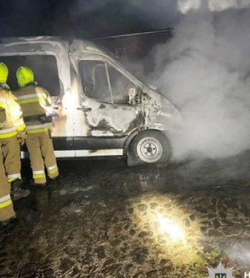 На замовлення ворожих спецслужб підпалив авто гуманітарного розмінування – у Миколаєві поліцейські затримали підозрюваного в умисному пошкодженні майна