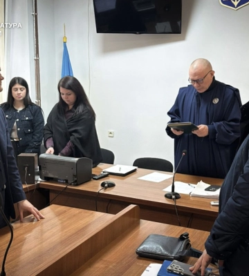 Напав на чоловіка у дворі багатоповерхівки: ужгородця засудили до 9 з половиною років позбавлення волі