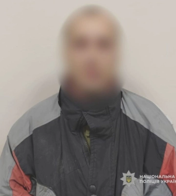У Харкові грабіжник напав на жінку з дитиною серед білого дня