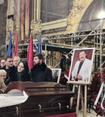 Прийшли сотні шанувальників: у Львові прощаються зі Степаном Гігою