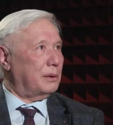 "Сам принял решение": экс-премьер Ехануров эмоционально рассказал о сыне на фронте