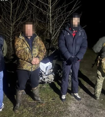 На Рівненщині багатодітний батько за 10 тисяч доларів допомагав ухилянтам тікати за кордон