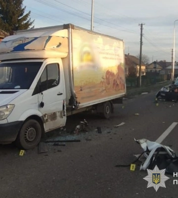 На Львівщині - смертельне зіткнення легковика з мікроавтобусом