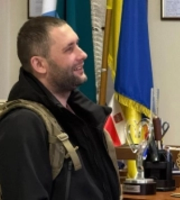 Міський голова Сарн зустрівся зі звільненим із полону захисником