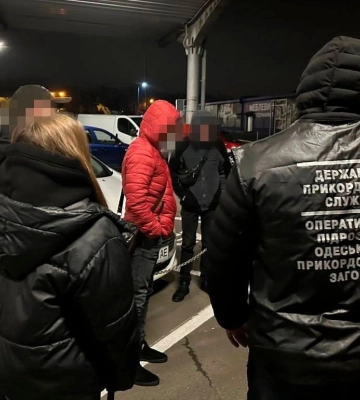 Одесита та вінничанина затримали за організацію незаконного перетину державного кордону на Одещині