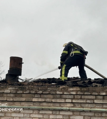 У Дружківці загорівся приватний будинок: рятувальники виявили тіло чоловіка