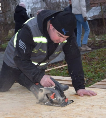 Триває ліквідація наслідків ворожих ударів у Сумах