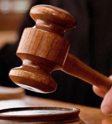 На Закарпатті засуджено вітчима та матір, які систематично ґвалтували 12-річну дівчинку