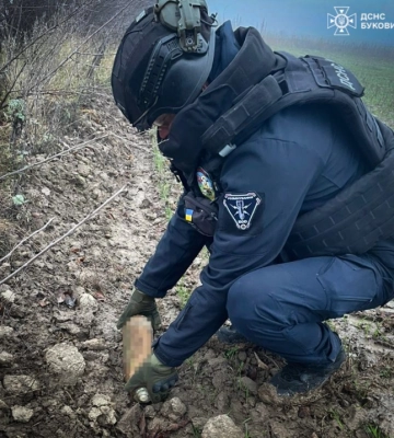 У Чернівецькому районі сапери знешкодили снаряд часів Другої світової війни