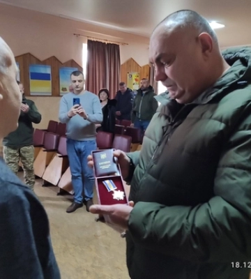 На Волині батьку загиблого Героя вручили посмертний орден сина 