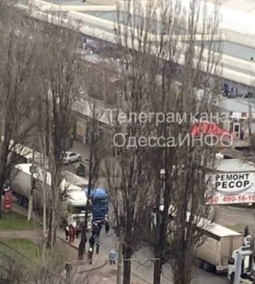 Жителі Одеси почали перекривати дороги через відсутність світла – очільник ОВА відреагував