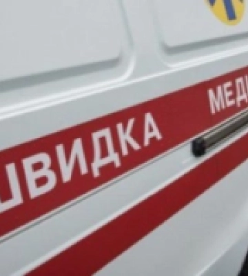 На Одещині ворожий дрон влучив у цивільне авто: загинула матір, троє дітей – у лікарні