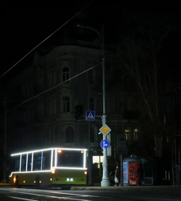 В Одессе жители некоторых домов, в которых длительное время нет света, перекрывали дороги — ОВА