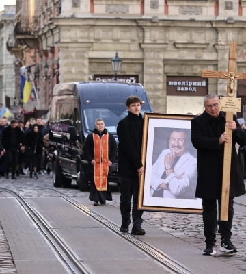 «На могилі моїй посадіть молоду яворину…». Степана Гігу поховали у Львові на Личаківському кладовищі
