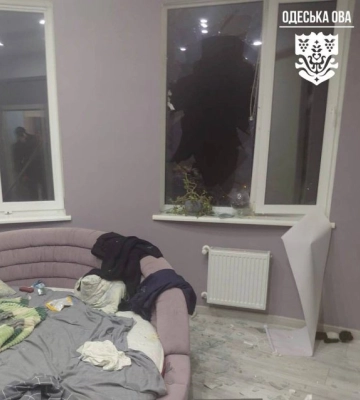 Масований удар по Одещині: ударний дрон влучив у балкон 22-го поверху багатоповерхового будинку