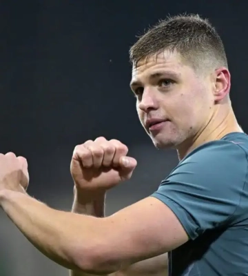 Мила історія: Валерій Бондар подарував радість юному фанату Шахтаря
