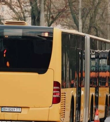 В Одесі запустили три нові соціальні автобусні маршрути: розклад та адреси зупинок