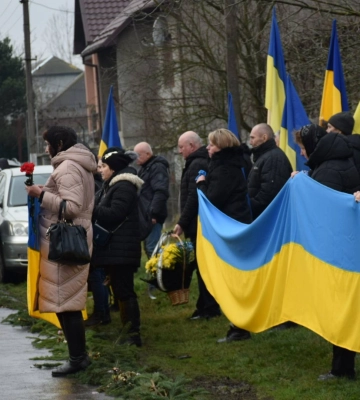 На Закарпатті попрощалися із загиблим захисником Мирославом Матьовкою