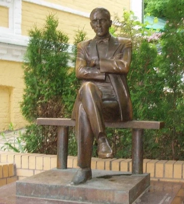 У Києві демонтують пам&amp;apos;ятник Булгакову, Ахматовій та декомунізують ще 13 об&amp;apos;єктів