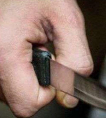 У Луцьку під час застілля чоловік поранив знайомого ножем: потерпілого госпіталізували