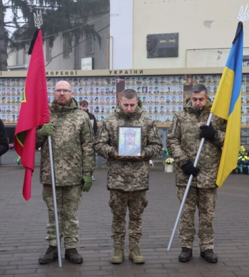 У Луцьку провели в останню путь 36-річного Героя Михайлом Миколайовичем Чернюком