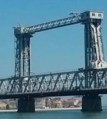 Військовий пояснив стратегічну мету ударів РФ по Маяківському мосту на Одещині