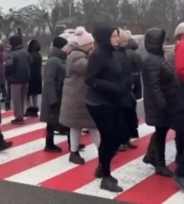 "Обещания были, компенсации нет": возле Житомира люди перекрыли трассу Киев — Чоп (фото, видео)