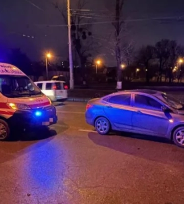 "Я хочу одного — щоб моя дитина вижила", — мама дівчинки, яку з подружкою 18 грудня збило авто у Харкові