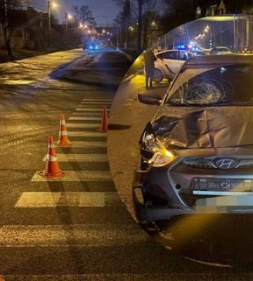 Судья сбила на переходе двух девочек в Харькове: дети попали в реанимацию