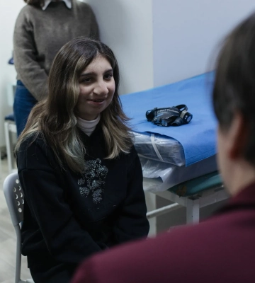 У Львові сформували ніс дівчині з рідкісним синдромом із ребра та вуха