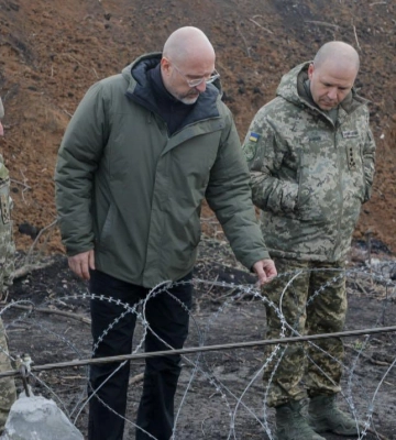 Шмигаль побував на Запорізькому напрямку, перевірив будівництво фортифікацій