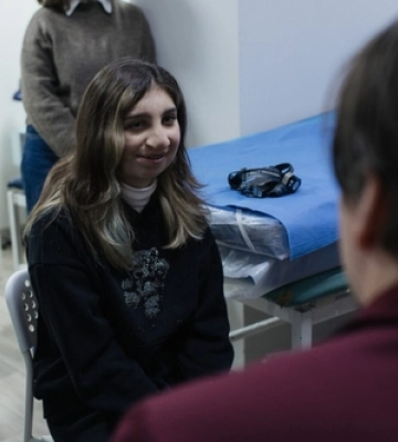 У Львові дівчині зробили новий ніс з ребра та вуха