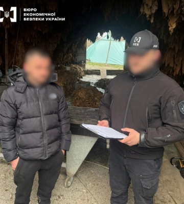 В Одесі викрили підпільну тютюнову фабрику