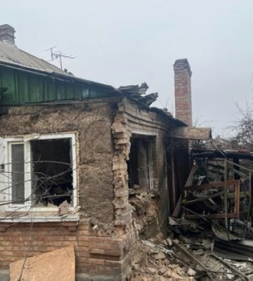 Ворог атакував три райони Дніпропетровщини: пошкоджено будинки, АЗС та ЛЕП. ФОТОрепортаж