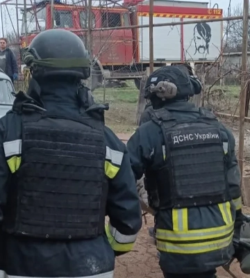 Запорожская область: спасатели деблокировали 77-летнюю женщину из-под завалов после обстрела. ФОТО