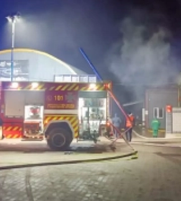 У Рівному вогнеборці ліквідували пожежу на території СТО