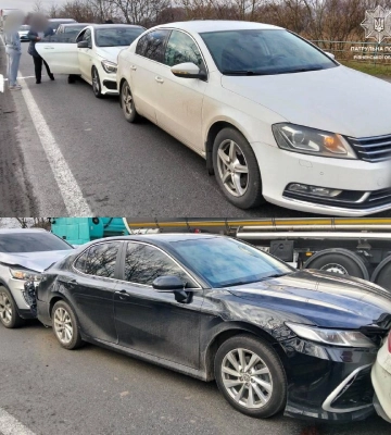 Вісім авто в одному місці: подробиці двох ДТП у Рівненському районі