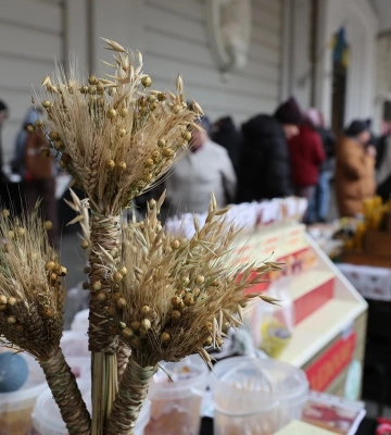 У Львові відбувся ярмарок «Різдвяний крафт та коляда»