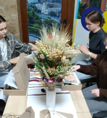 Для дітей із Донецької області провели різдвяний майстер-клас