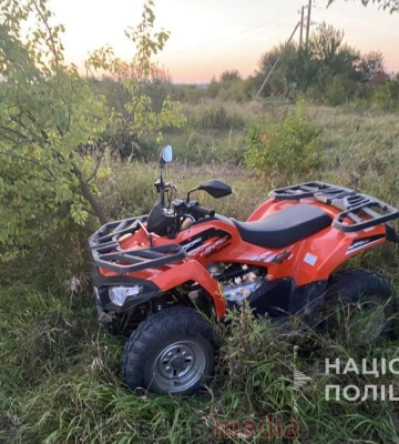 Травми та перелом: на Волині 13-річна дівчина взяла без дозволу квадроцикл і зіткнулась з деревом. Судили батька