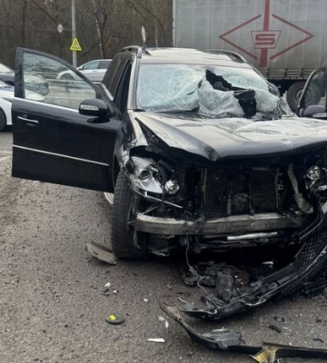 Невдалий розворот фури призвів до смерті підлітка: подробиці ранкової трагедії у Києві