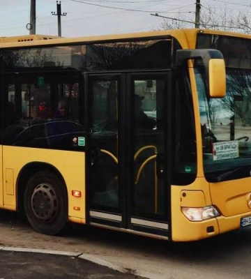Соціальні автобуси в Одесі: які маршрути працюють і як курсують