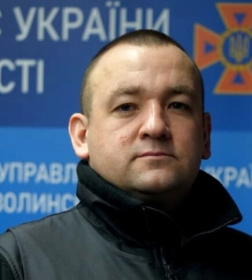 Бути поруч, коли болить найбільше – історія психолога ДСНС Волині Романа Дейнеки