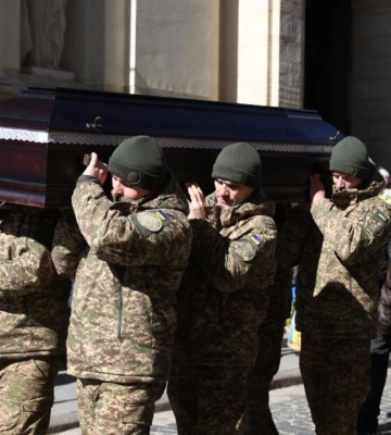 Романа Гадомського поховають на Ряснянському цвинтарі. Андрія Костишина та Володимира Сизова - на Личаківському